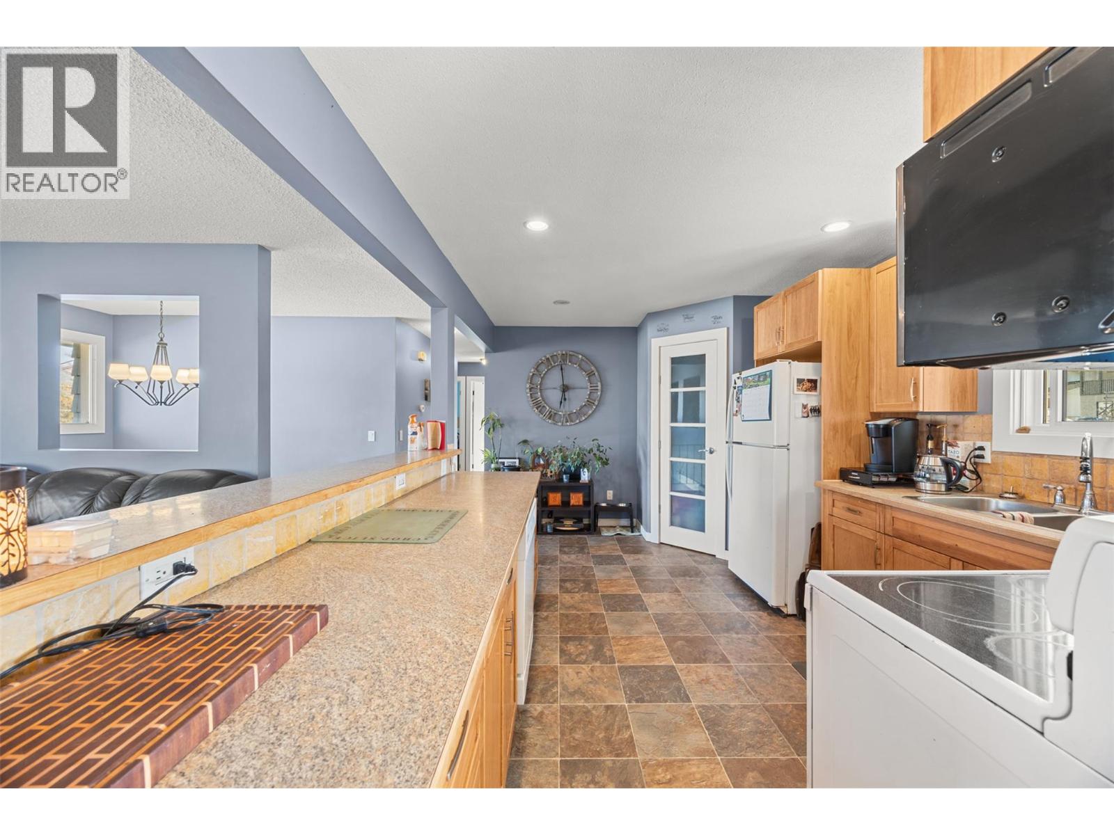 10058 Kel Vern Crescent
