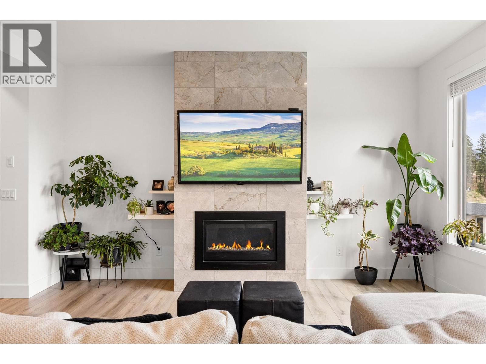 2835 Canyon Crest Drive Unit# 25