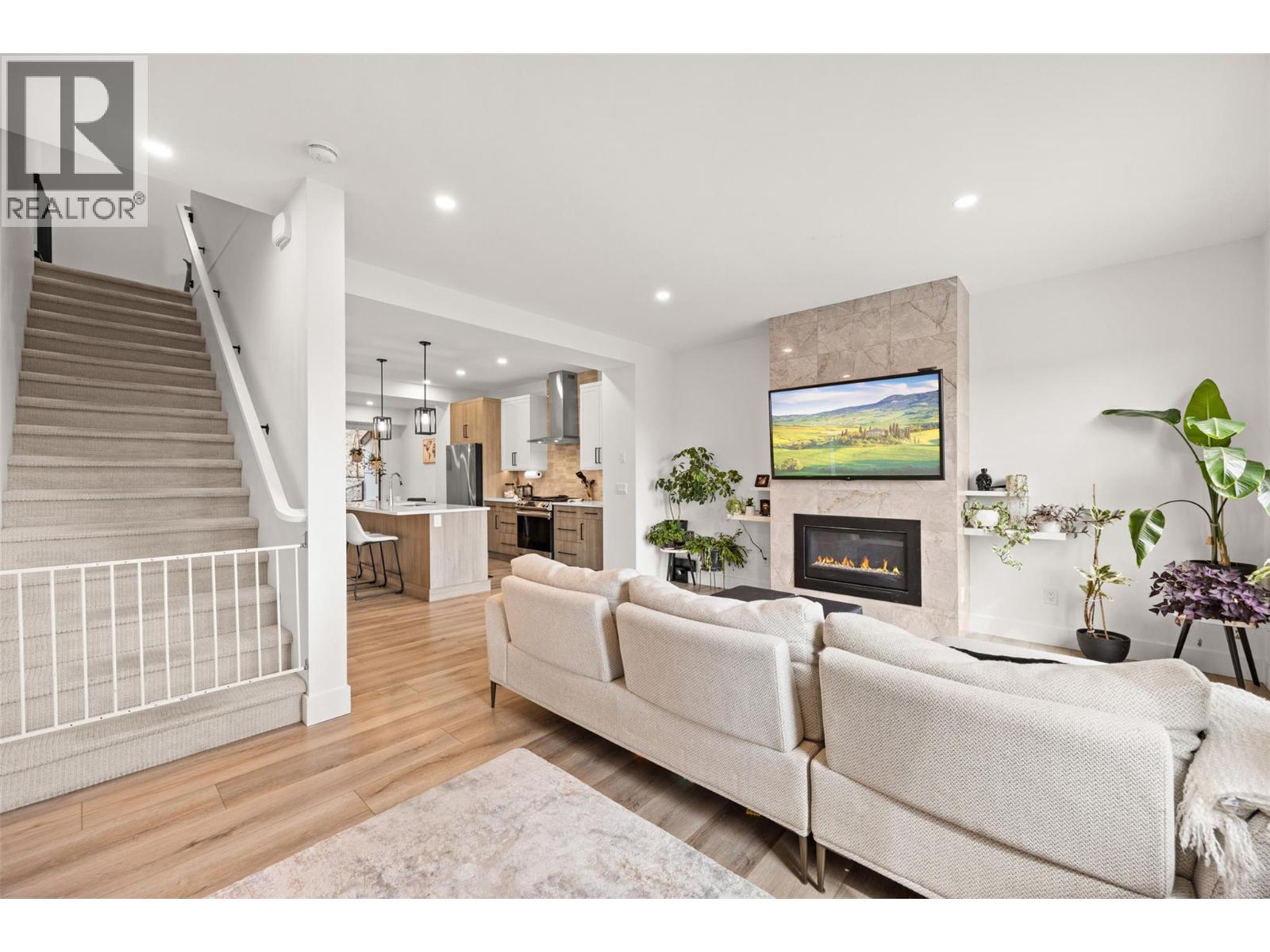 2835 Canyon Crest Drive Unit# 25
