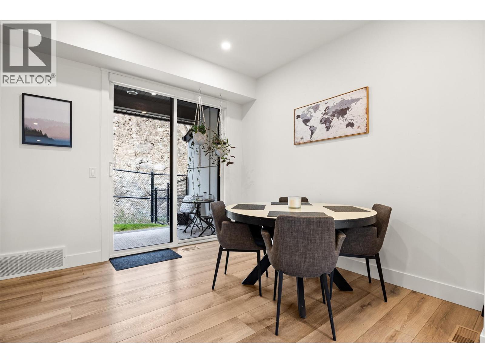 2835 Canyon Crest Drive Unit# 25