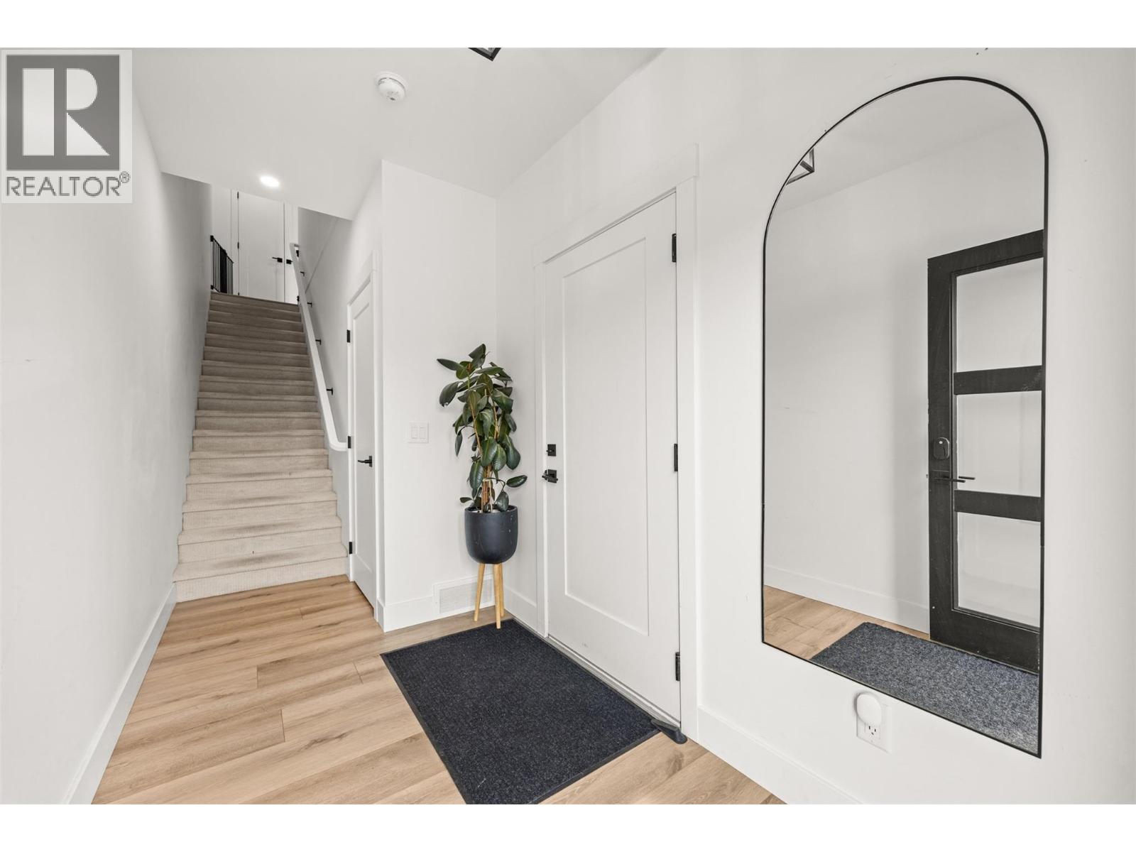 2835 Canyon Crest Drive Unit# 25