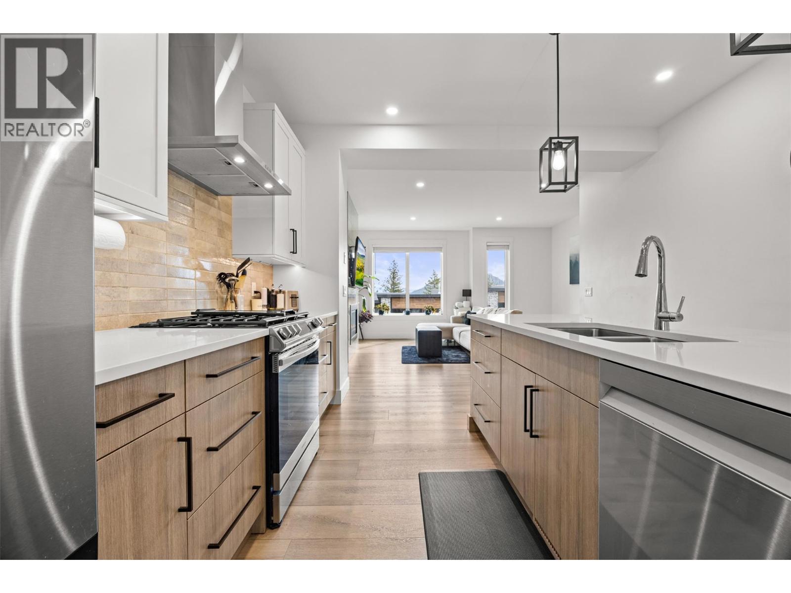 2835 Canyon Crest Drive Unit# 25