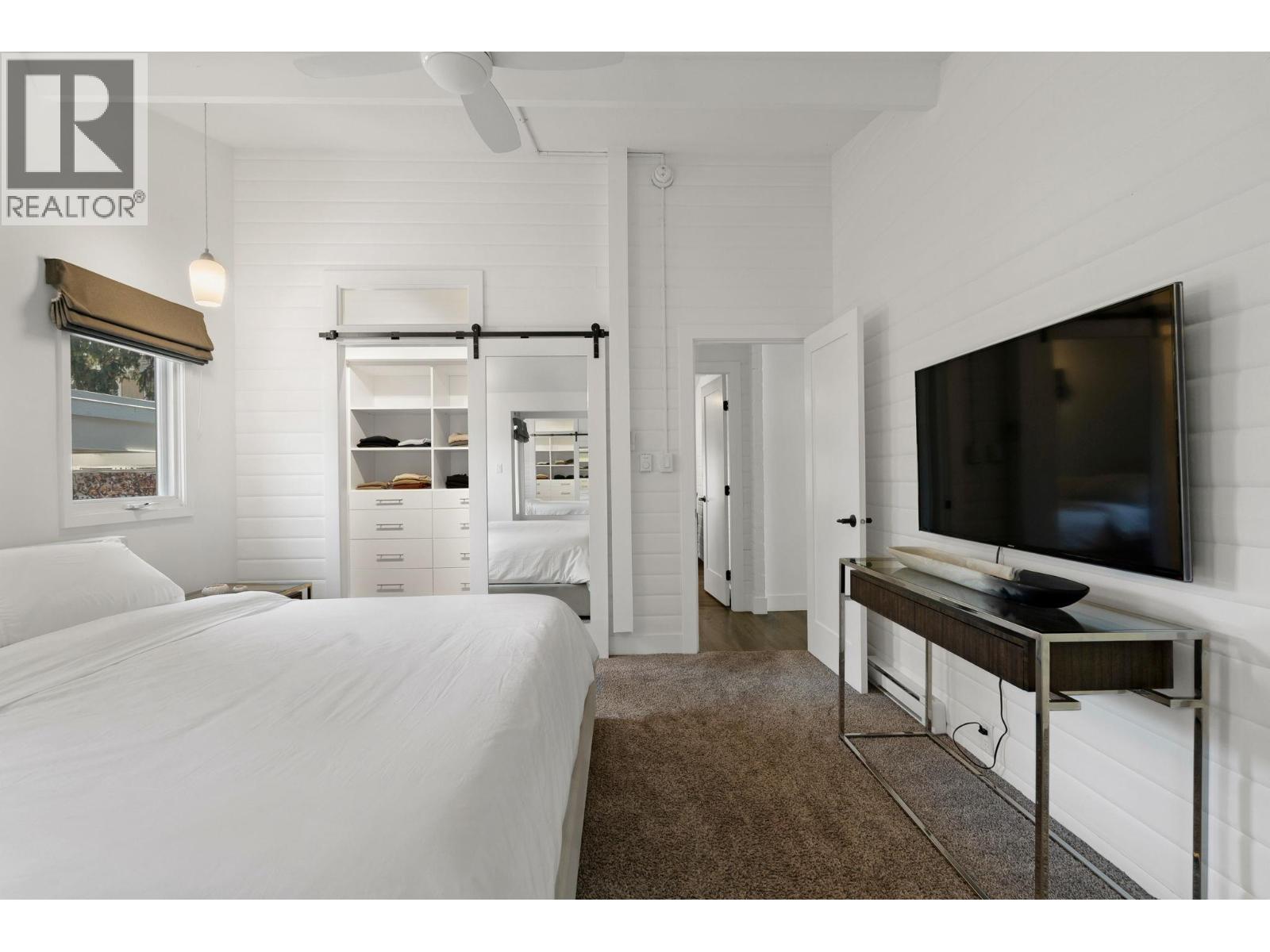 4110 Lakeshore Road