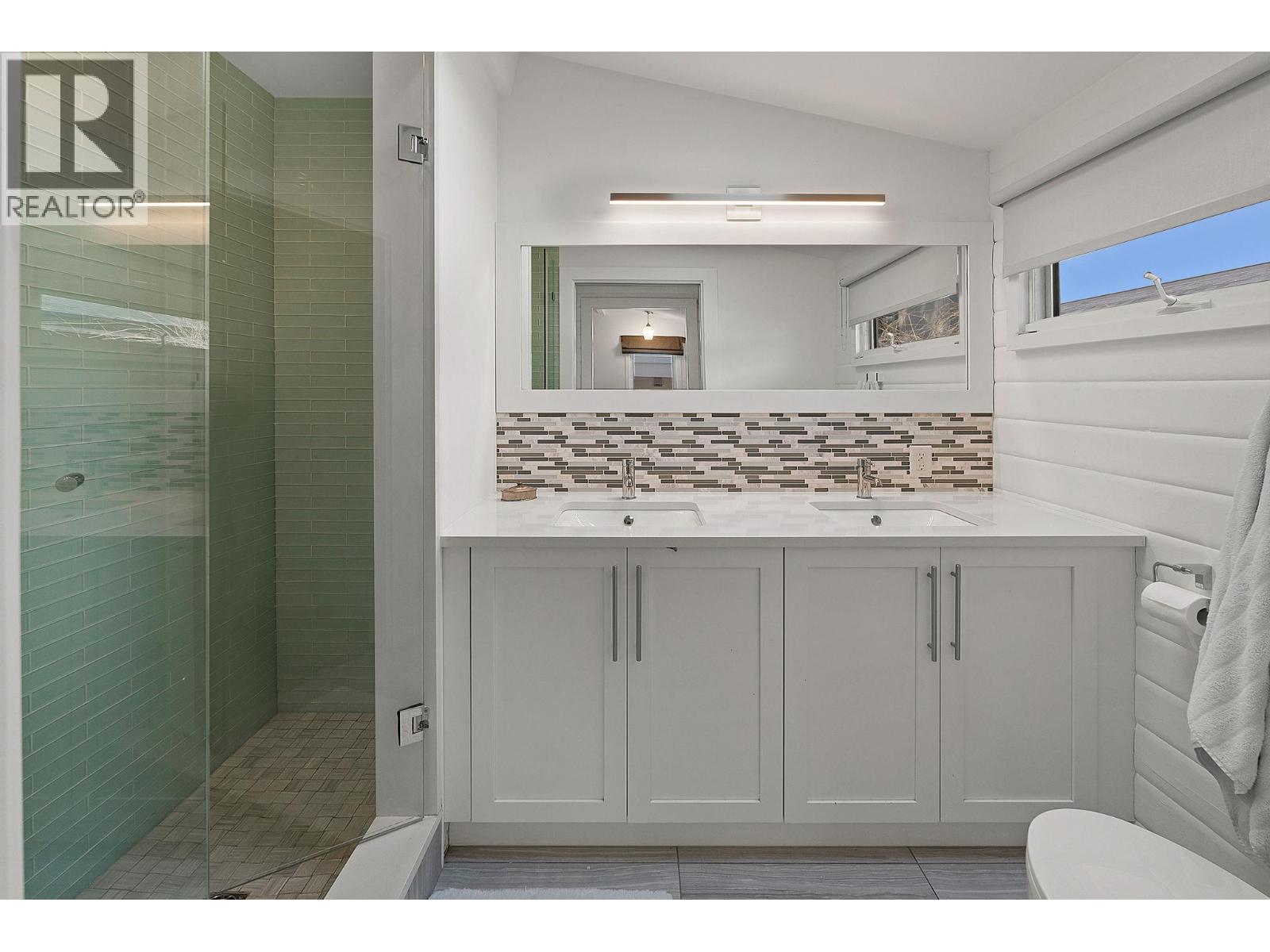 4110 Lakeshore Road