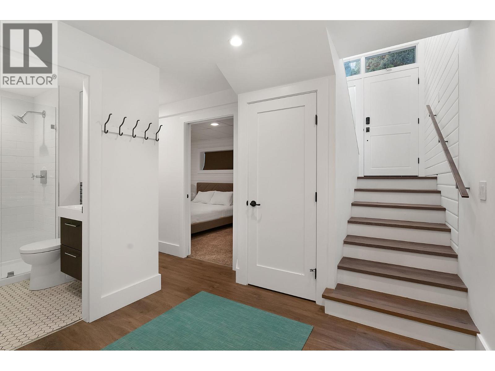4110 Lakeshore Road