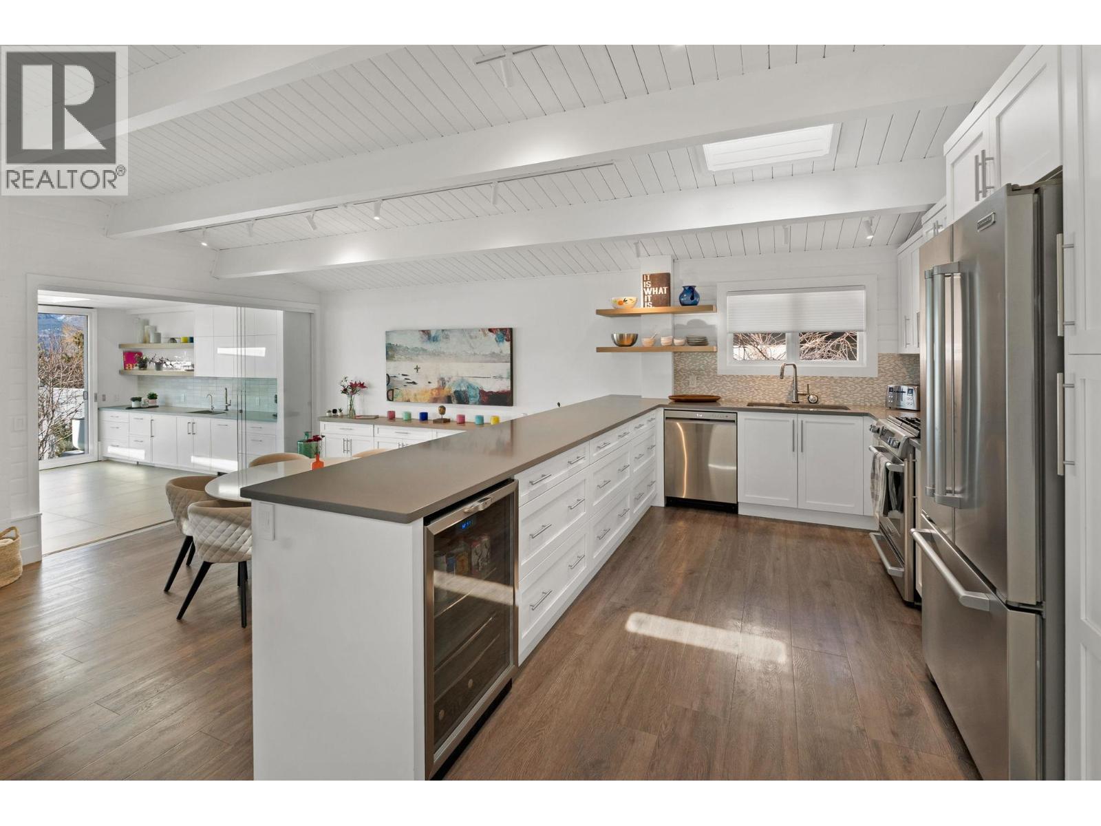 4110 Lakeshore Road