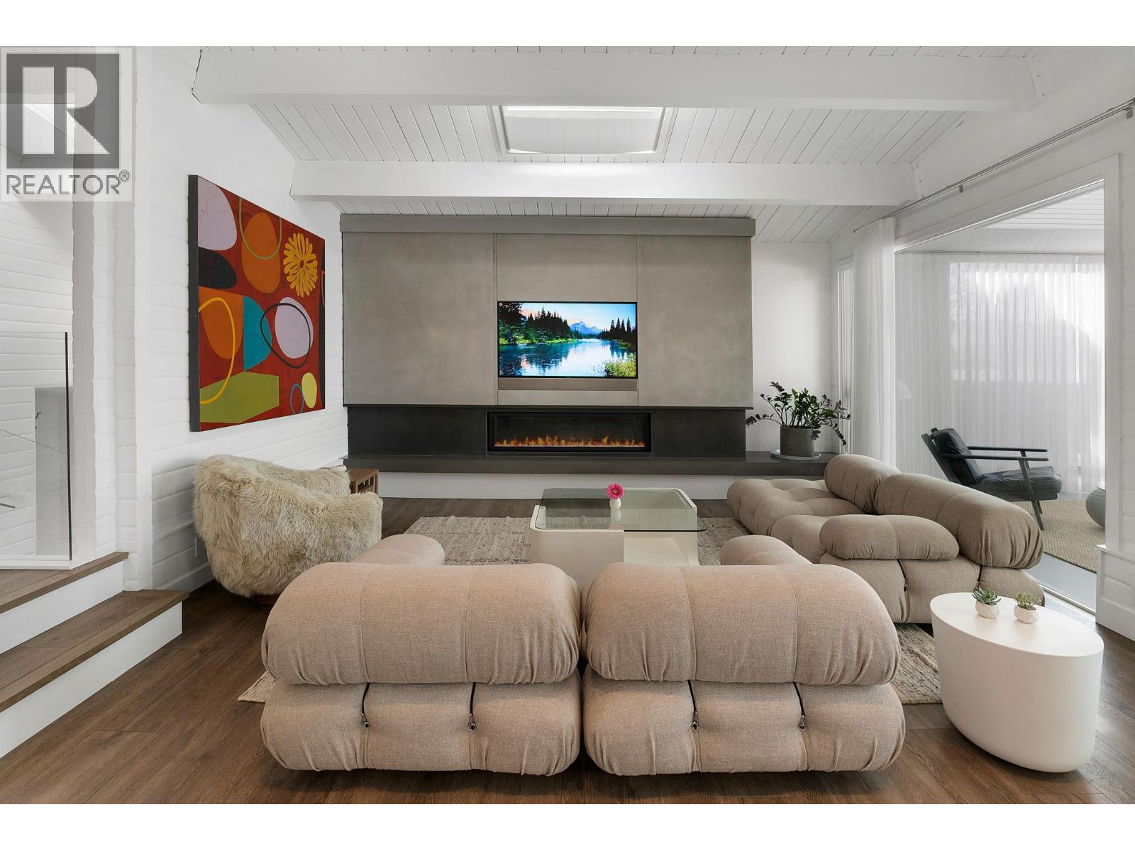 4110 Lakeshore Road