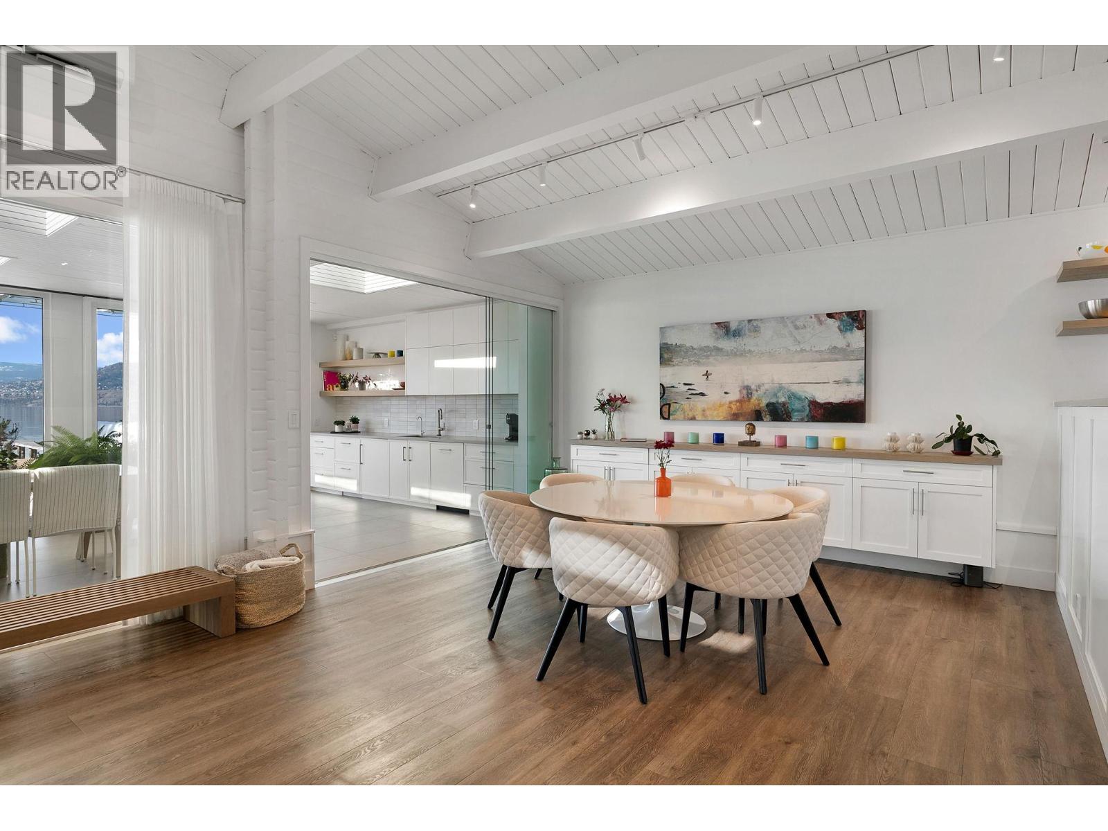 4110 Lakeshore Road