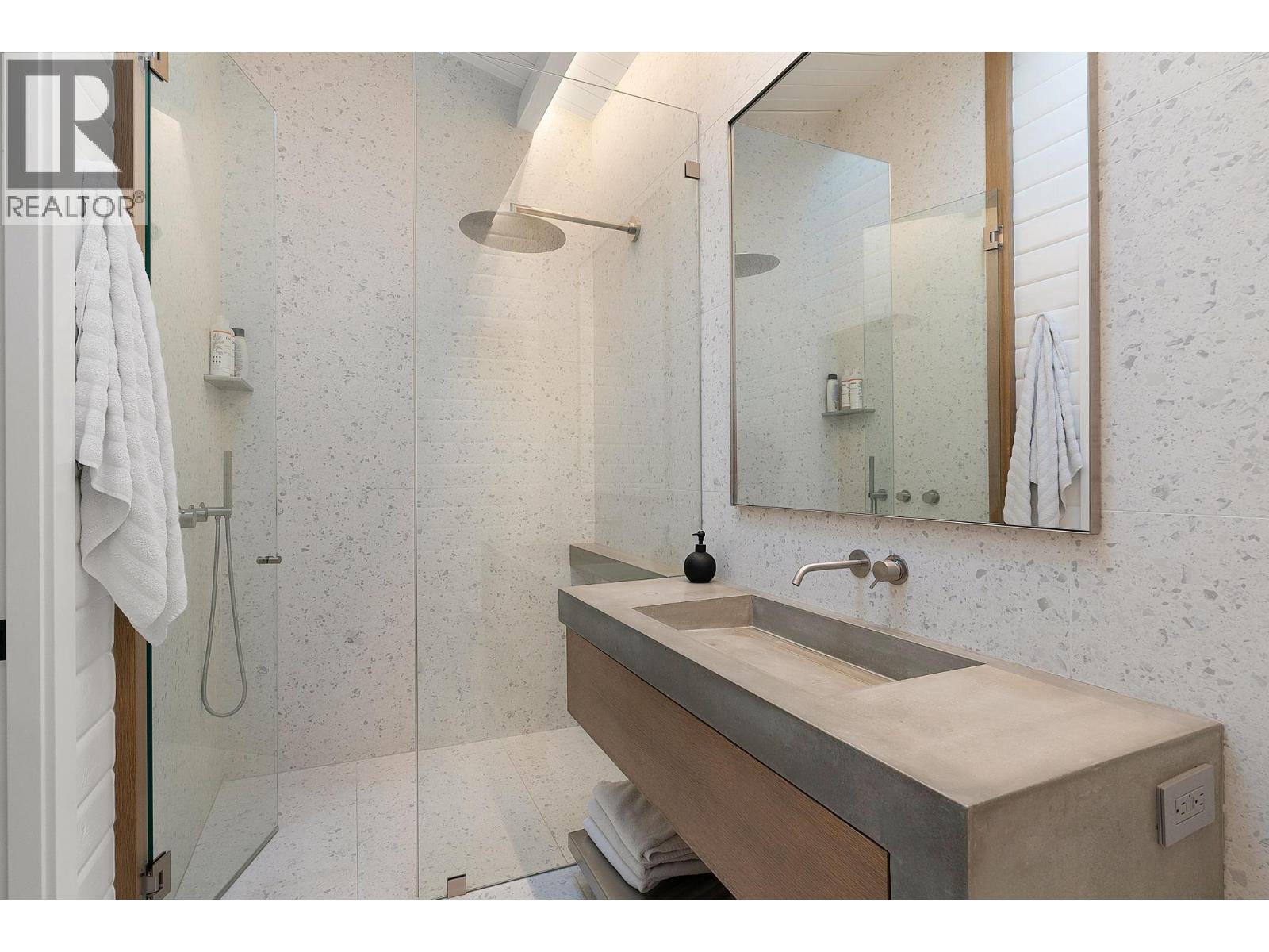 4110 Lakeshore Road