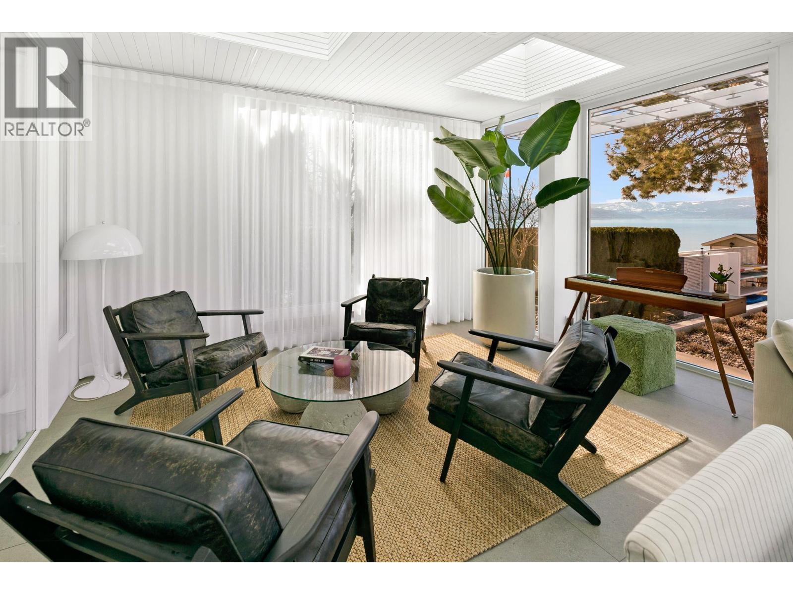 4110 Lakeshore Road