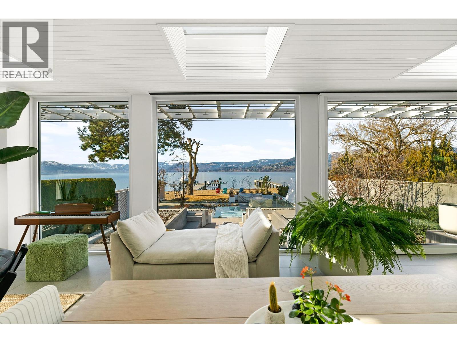 4110 Lakeshore Road
