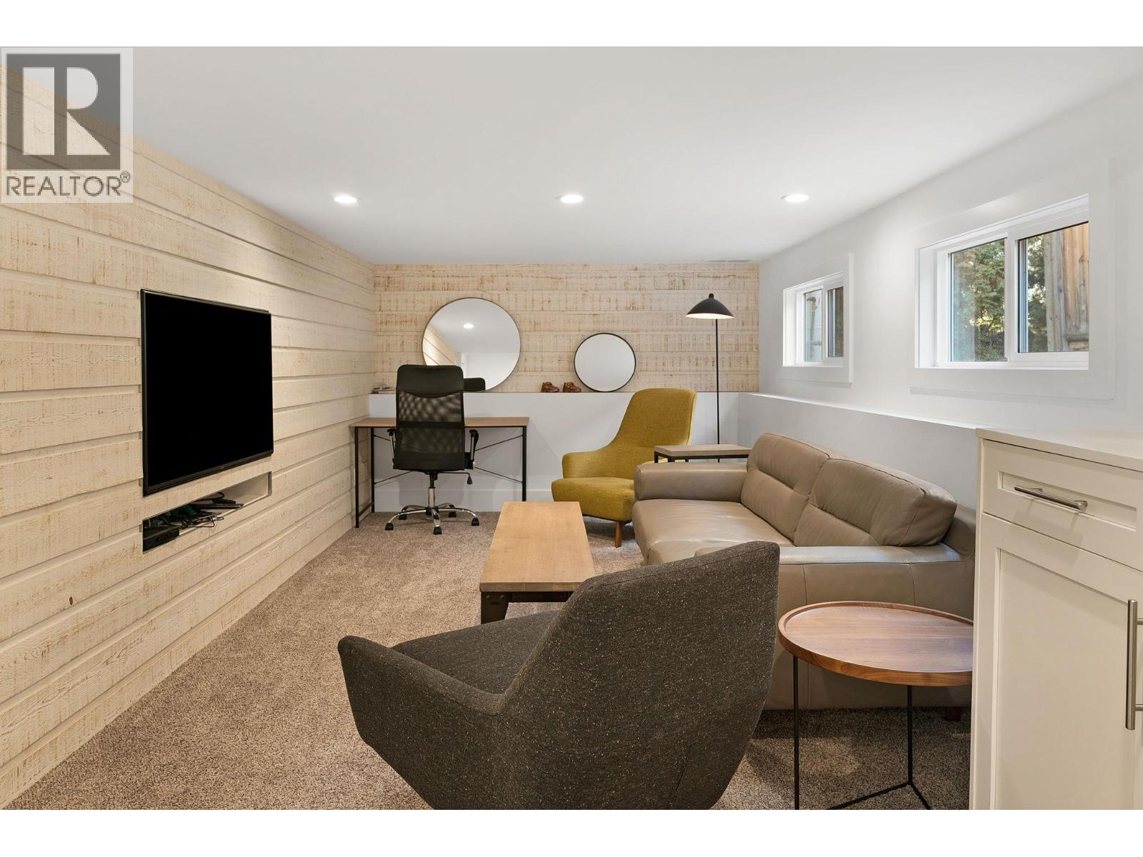 4110 Lakeshore Road