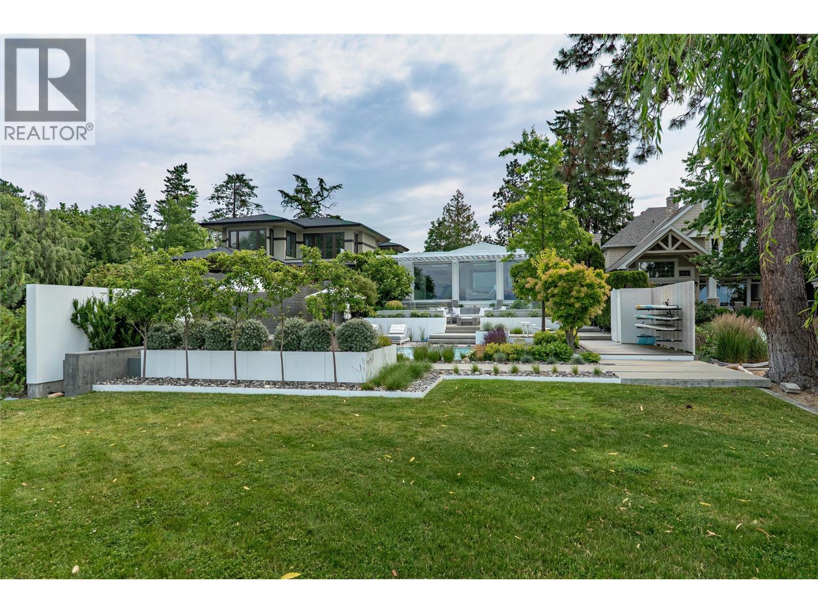4110 Lakeshore Road