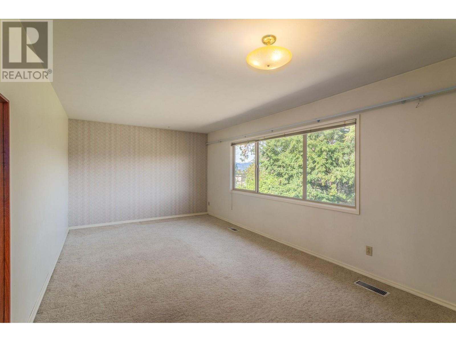 4729 Lakeshore Road