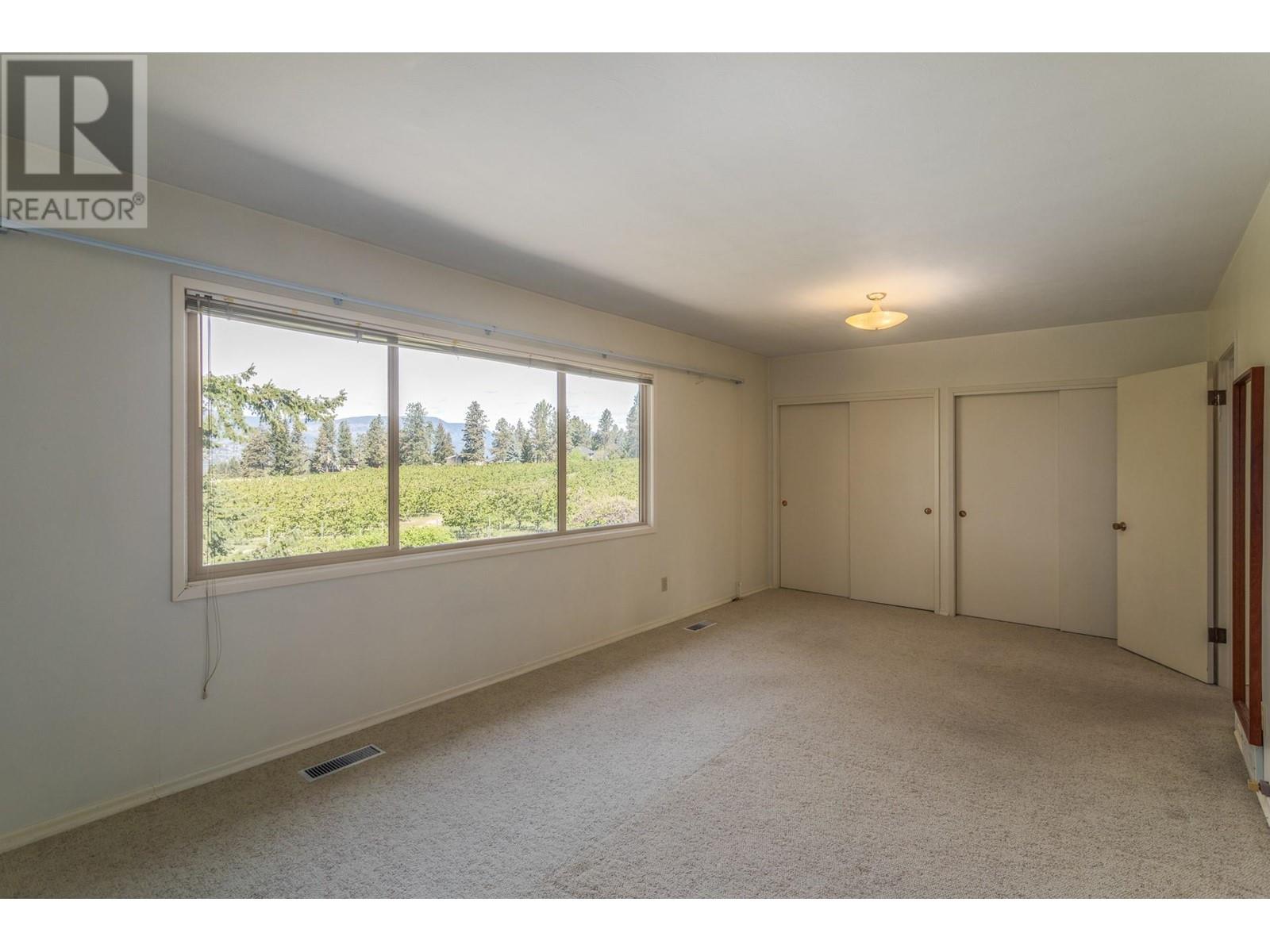 4729 Lakeshore Road