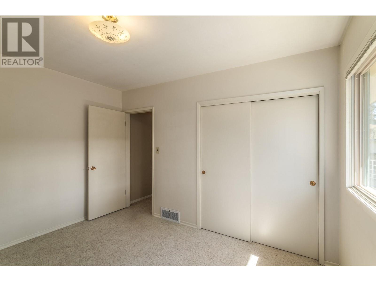 4729 Lakeshore Road