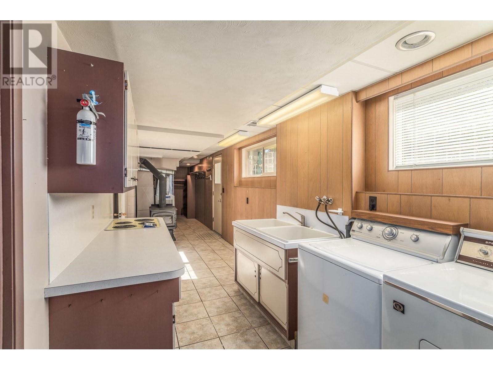 4729 Lakeshore Road