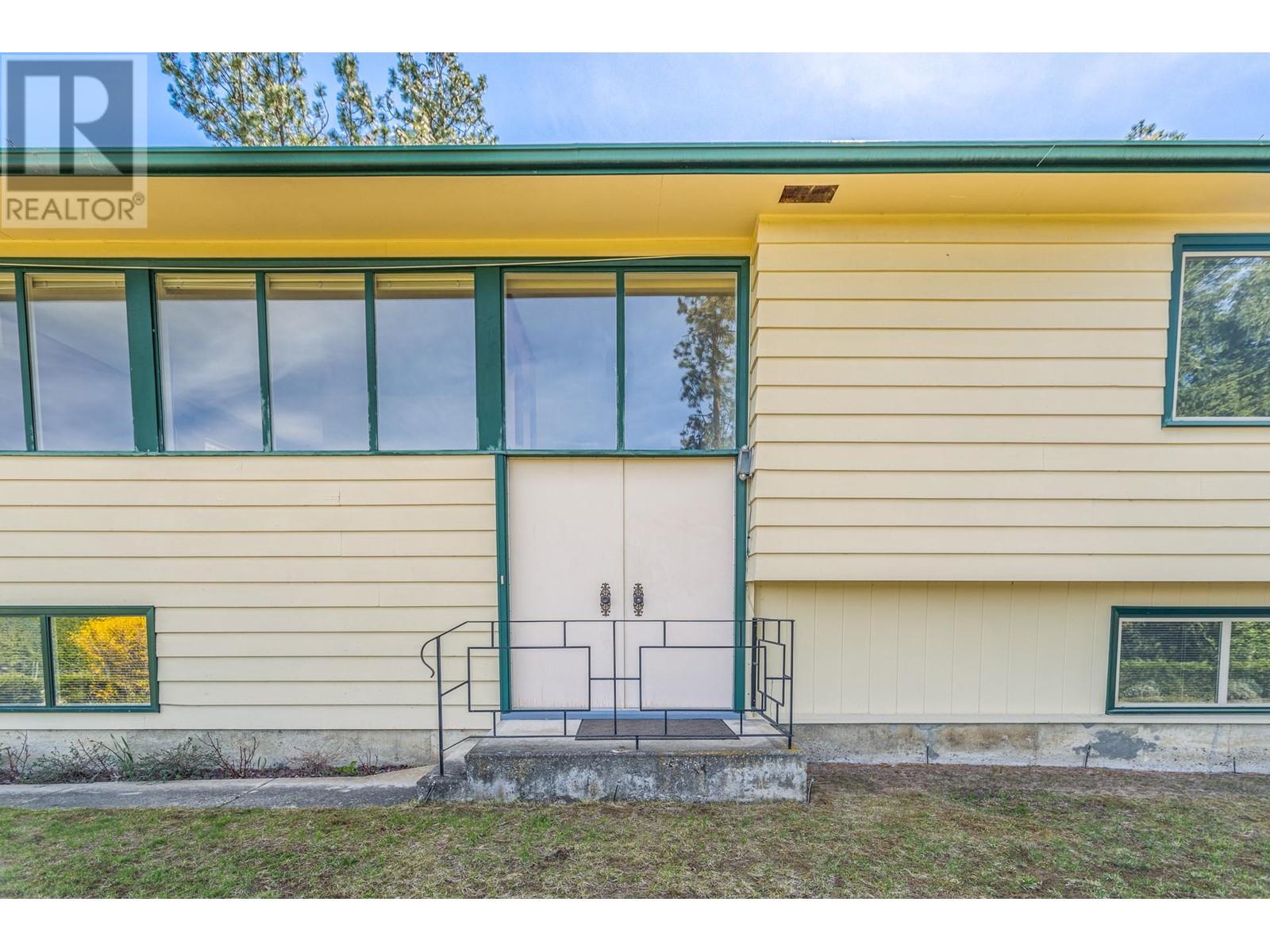 4729 Lakeshore Road