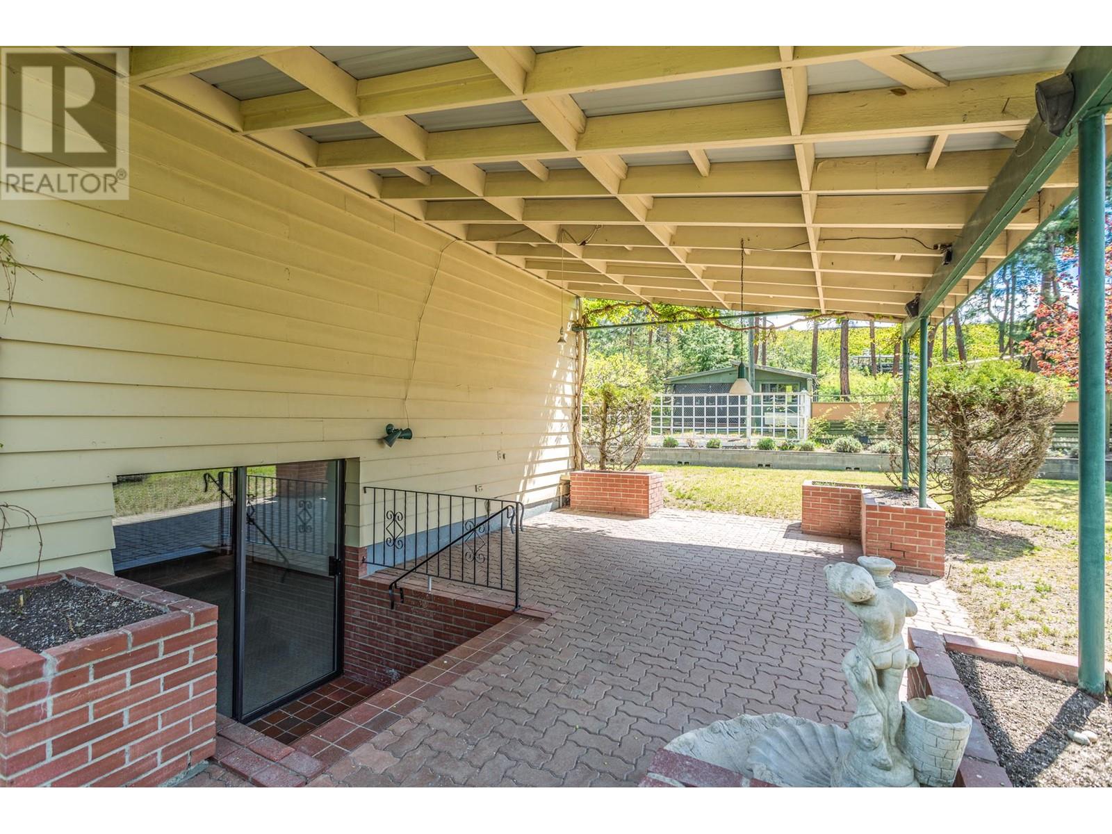 4729 Lakeshore Road