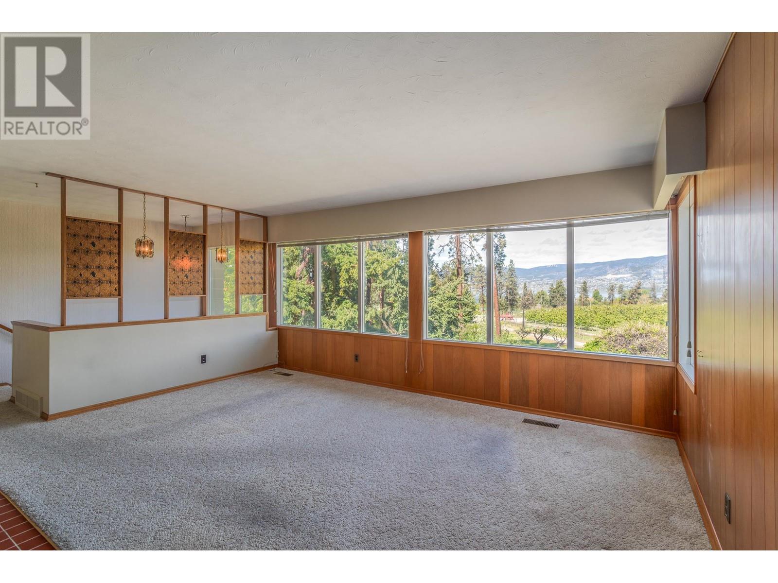 4729 Lakeshore Road