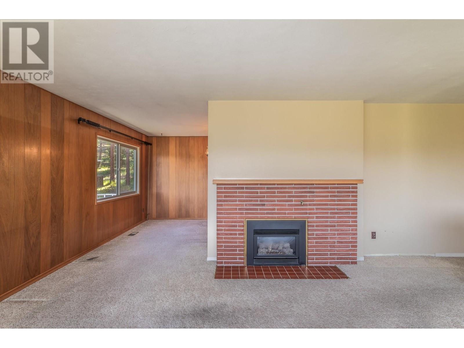 4729 Lakeshore Road