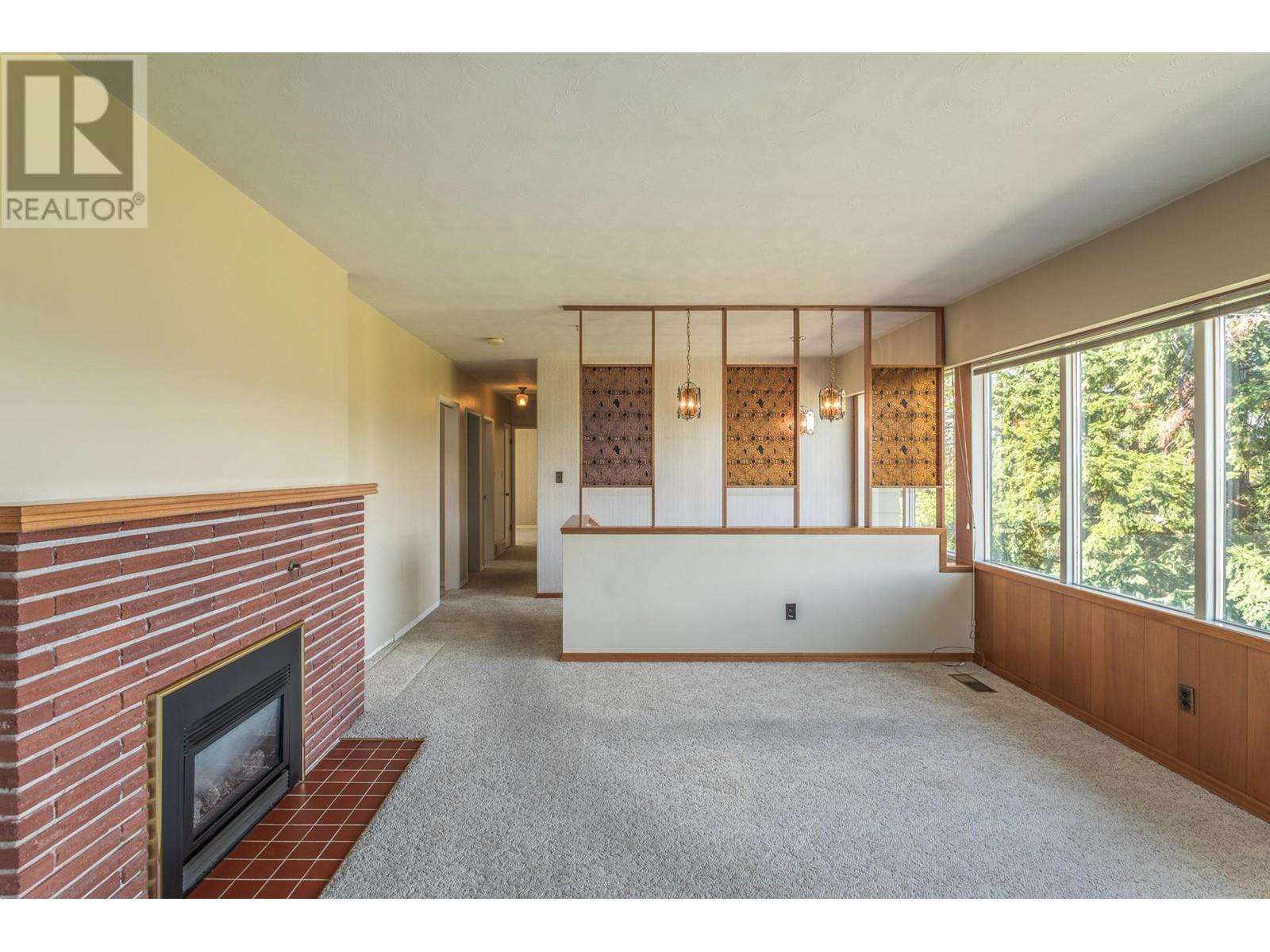 4729 Lakeshore Road