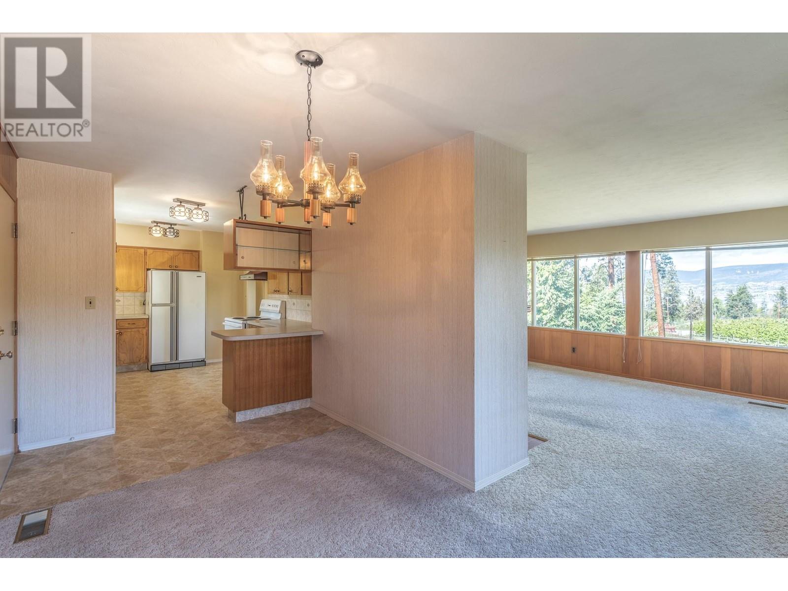 4729 Lakeshore Road