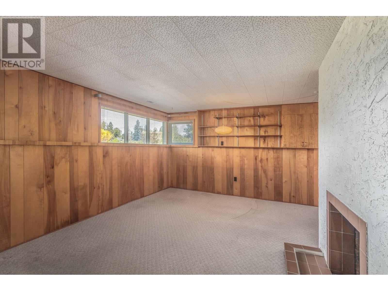 4729 Lakeshore Road