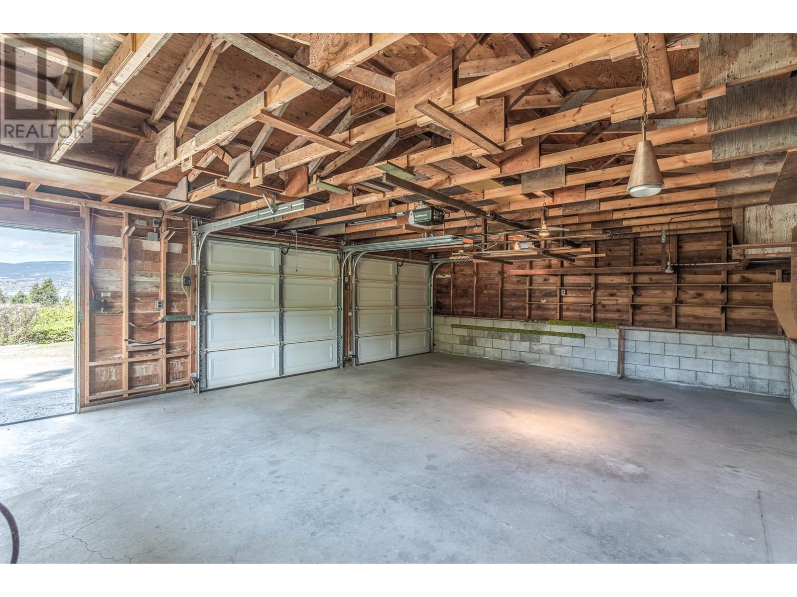 4729 Lakeshore Road