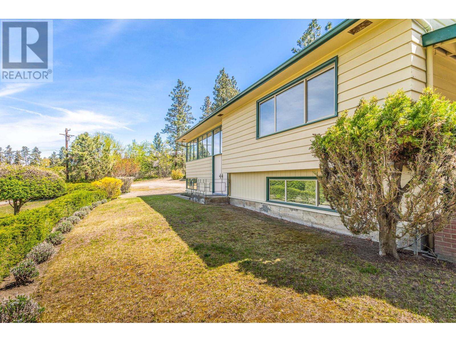 4729 Lakeshore Road