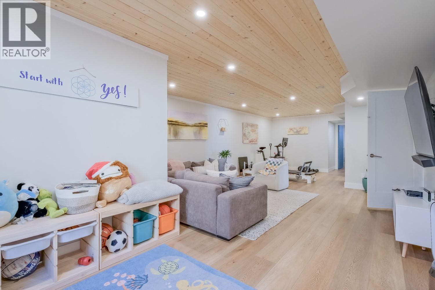 5643 Jasper Way