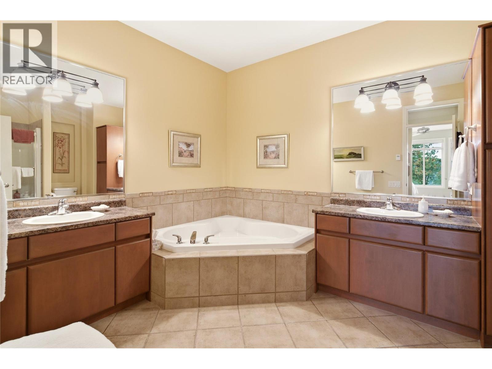2213 Waddington Court Unit# 20