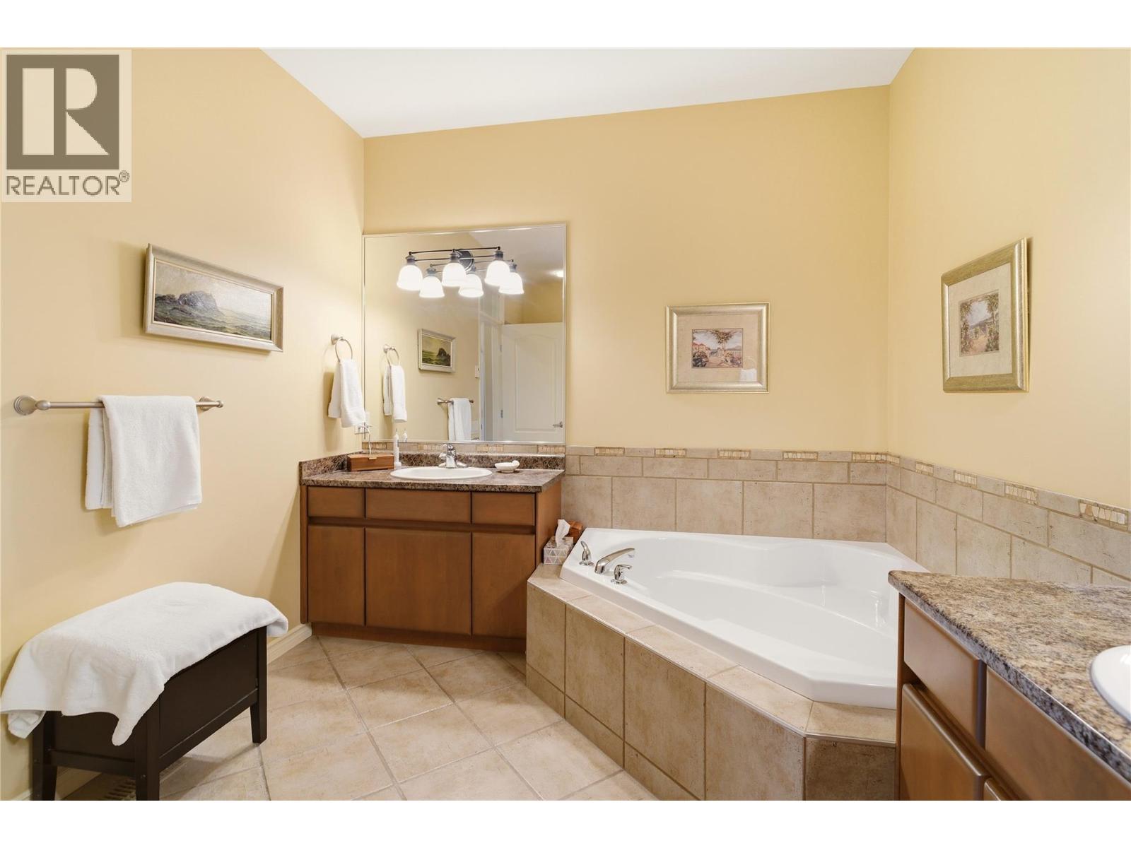 2213 Waddington Court Unit# 20