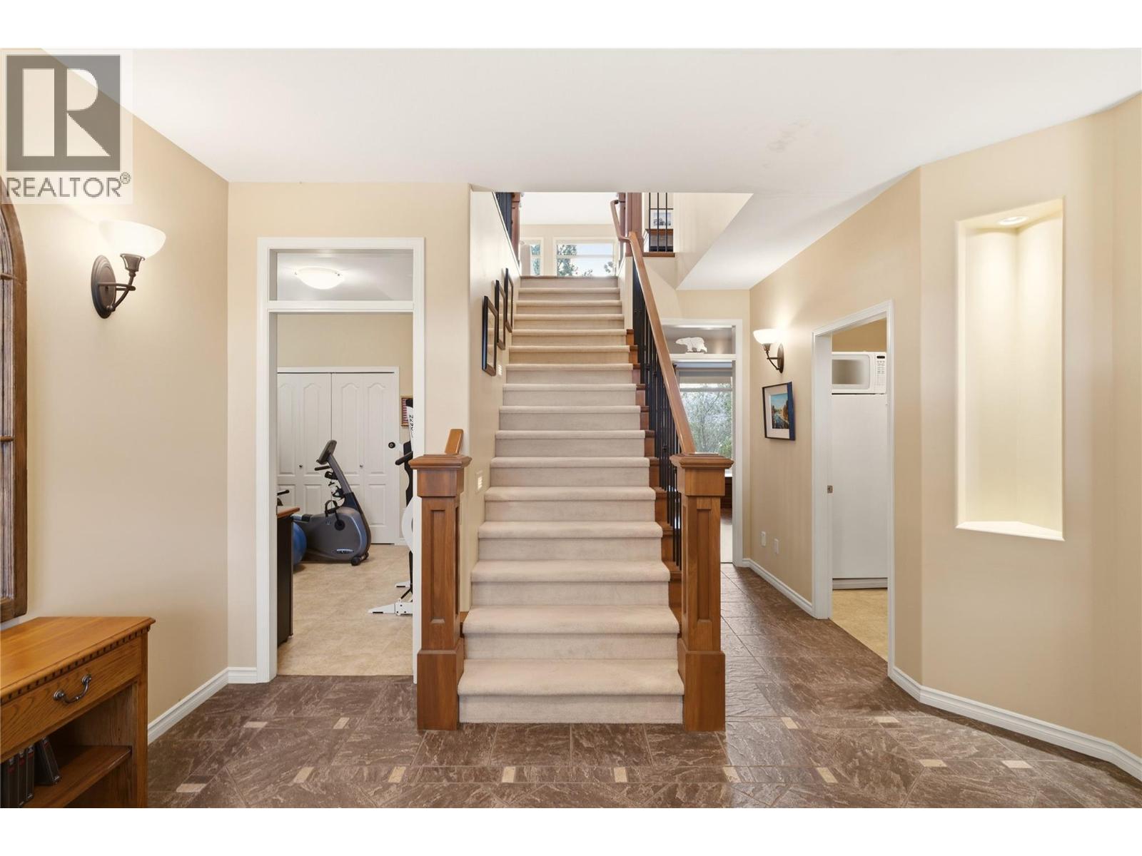 2213 Waddington Court Unit# 20