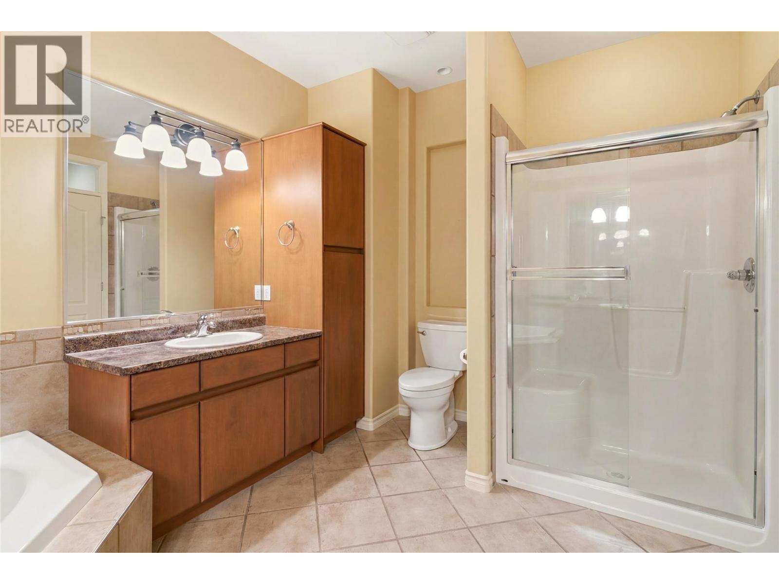 2213 Waddington Court Unit# 20