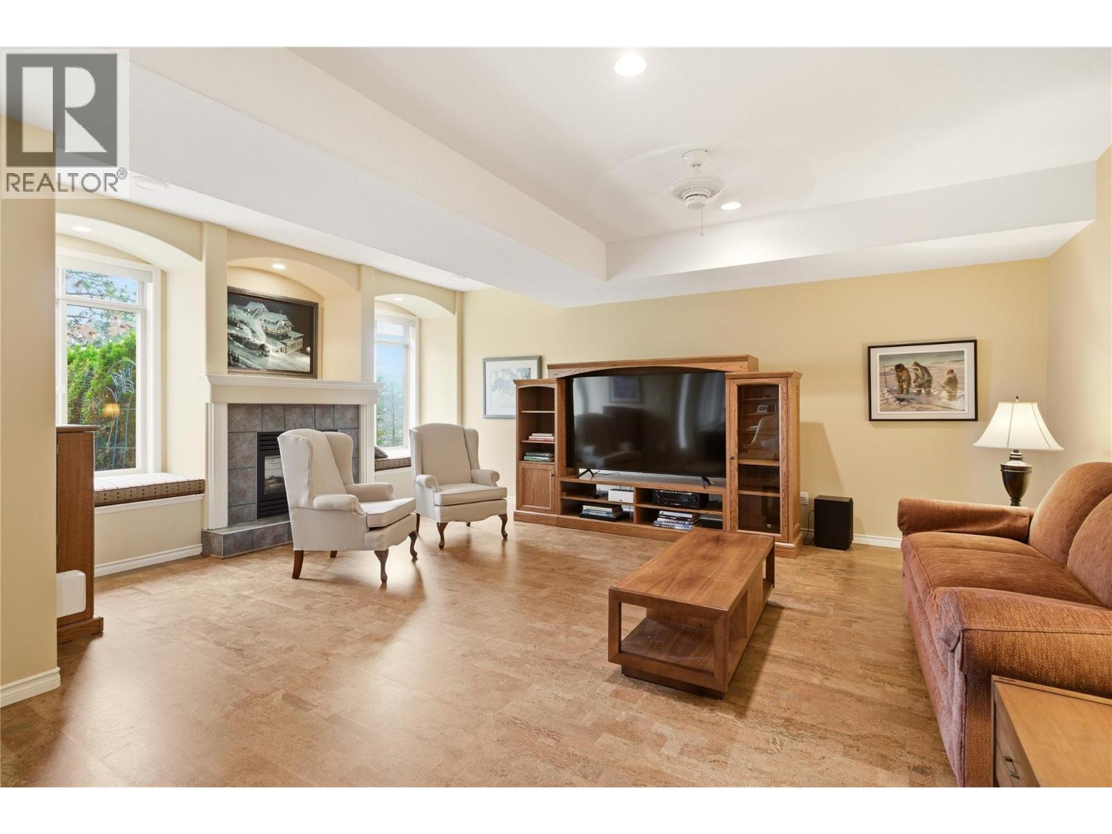 2213 Waddington Court Unit# 20