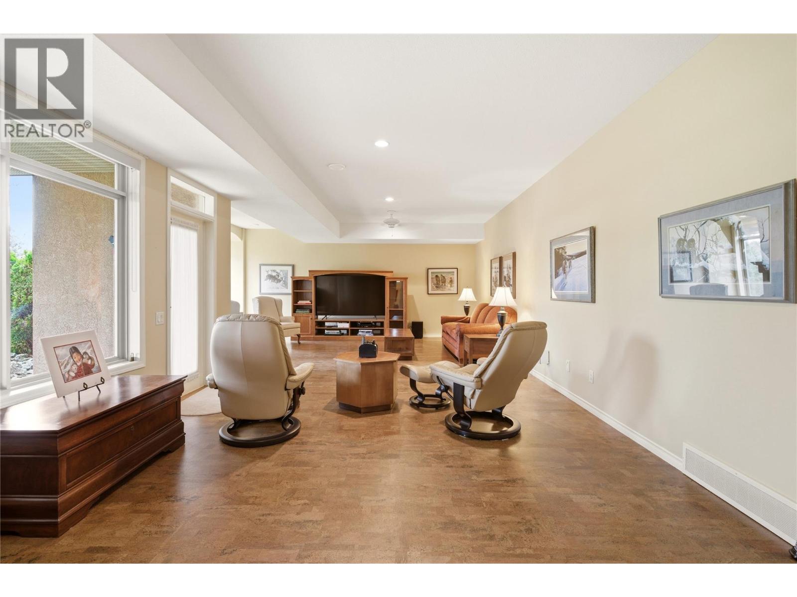 2213 Waddington Court Unit# 20