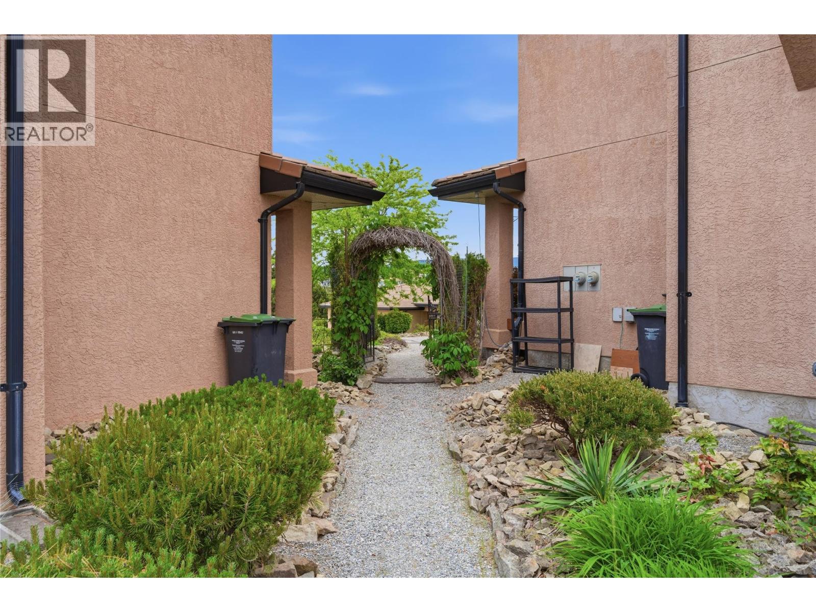 2213 Waddington Court Unit# 20