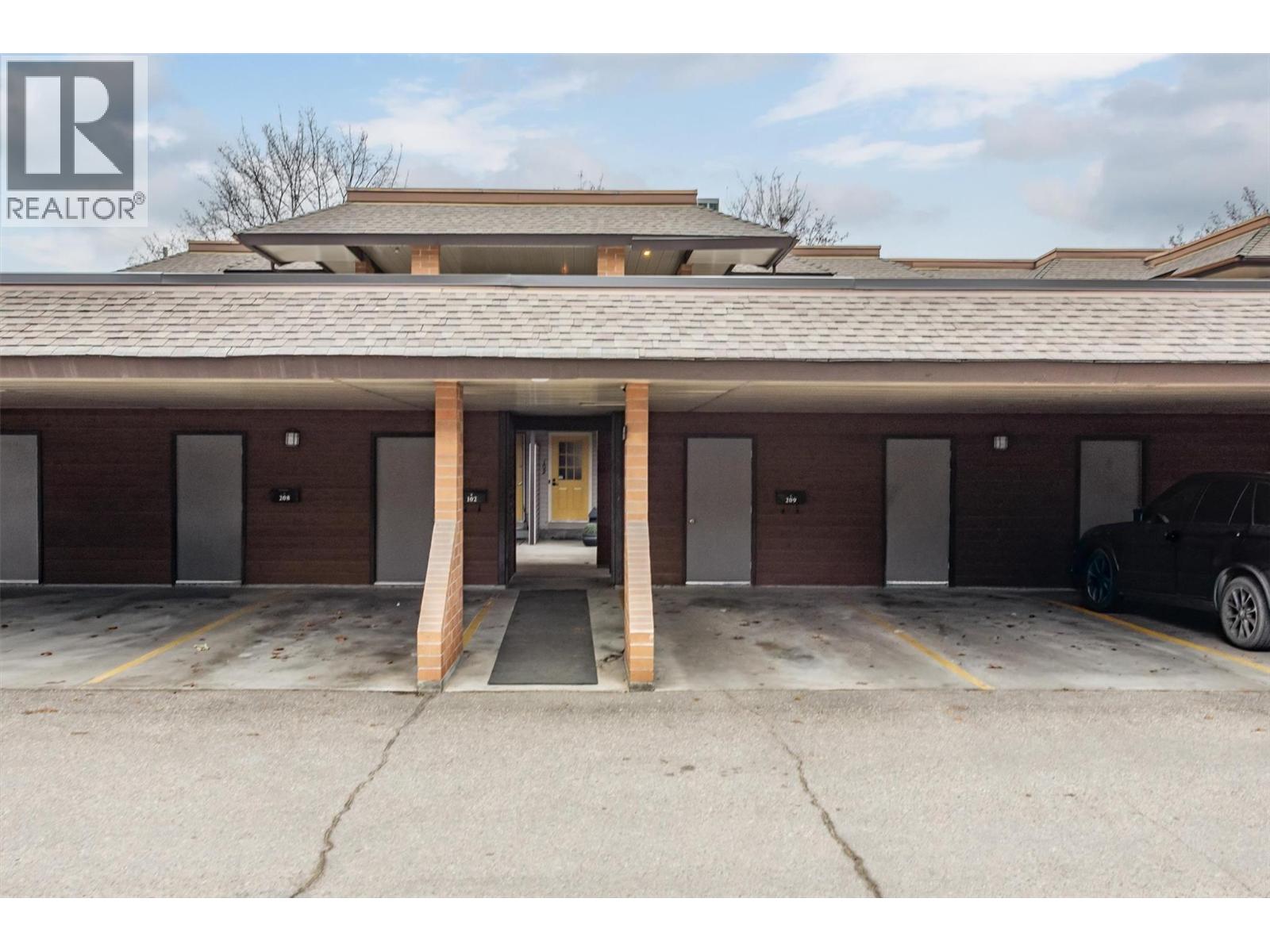 240 McIntosh Road Unit# 209
