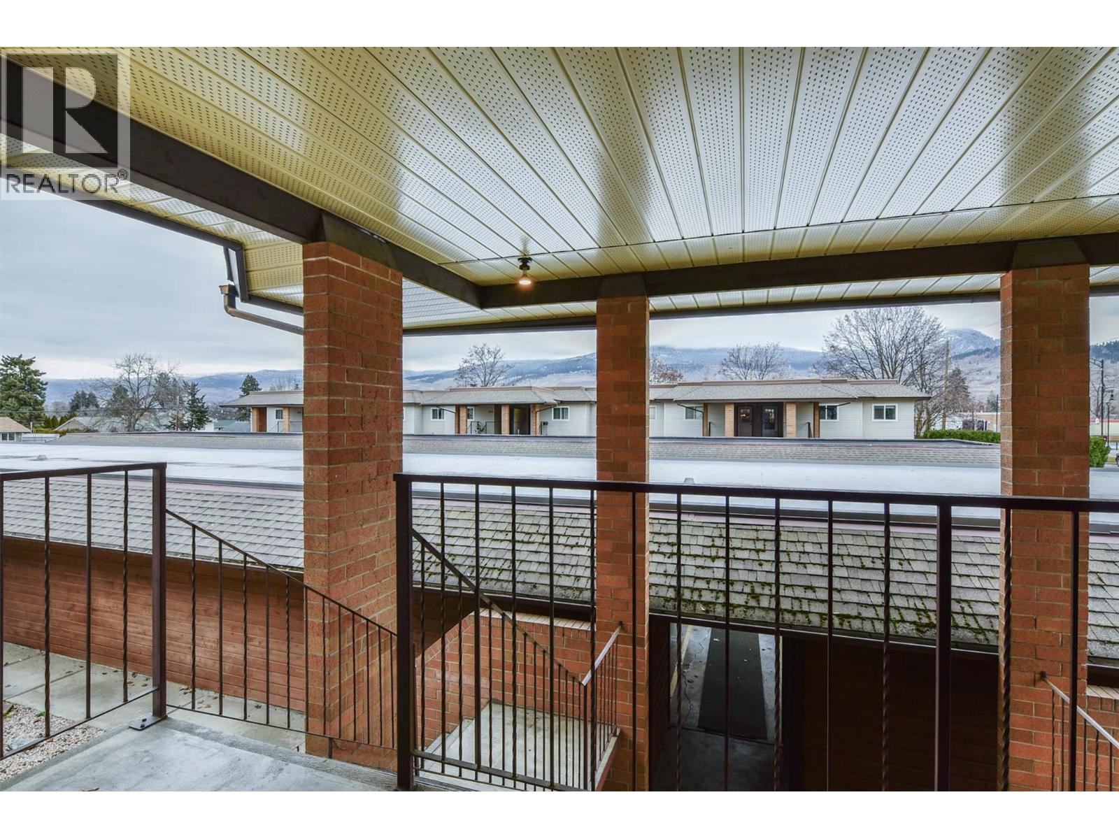 240 McIntosh Road Unit# 209
