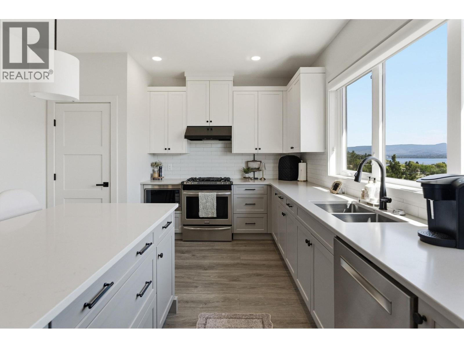 1600 Golden View Drive Unit# 10