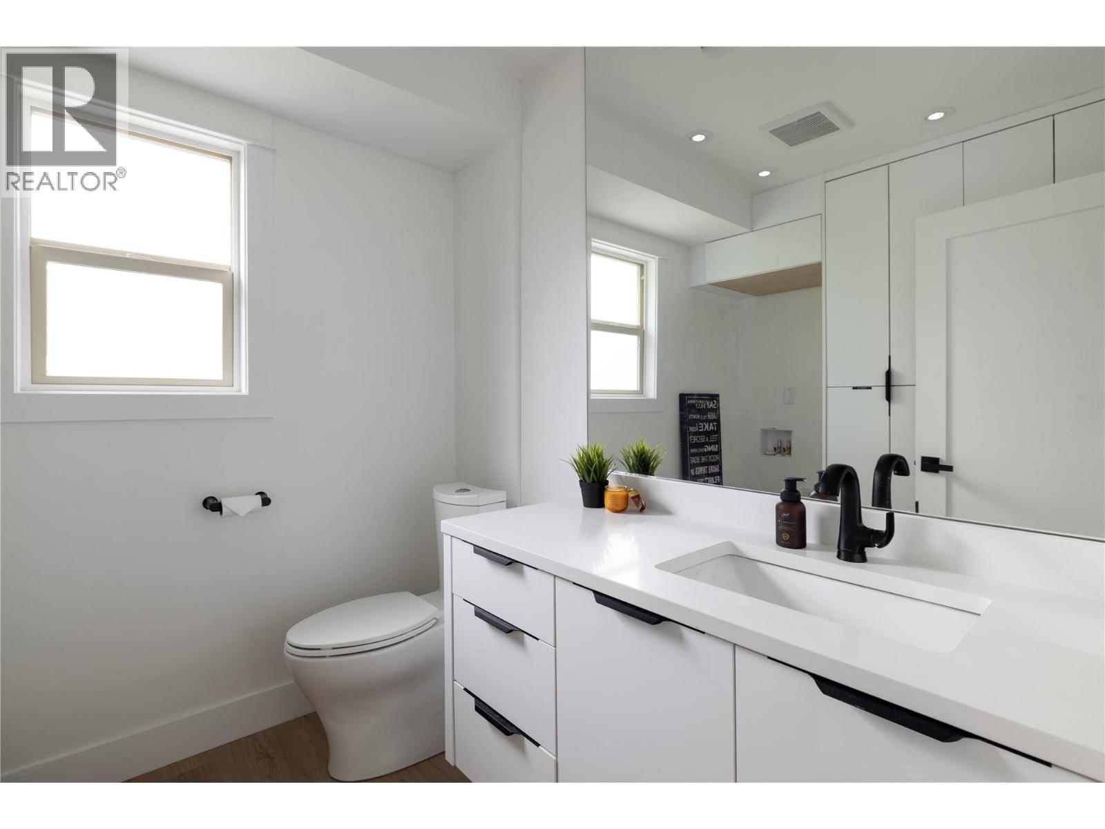 4265 Lakeshore Road