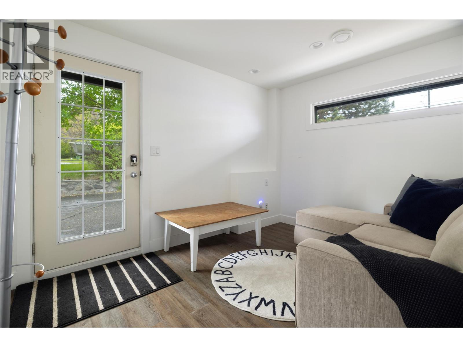 4265 Lakeshore Road