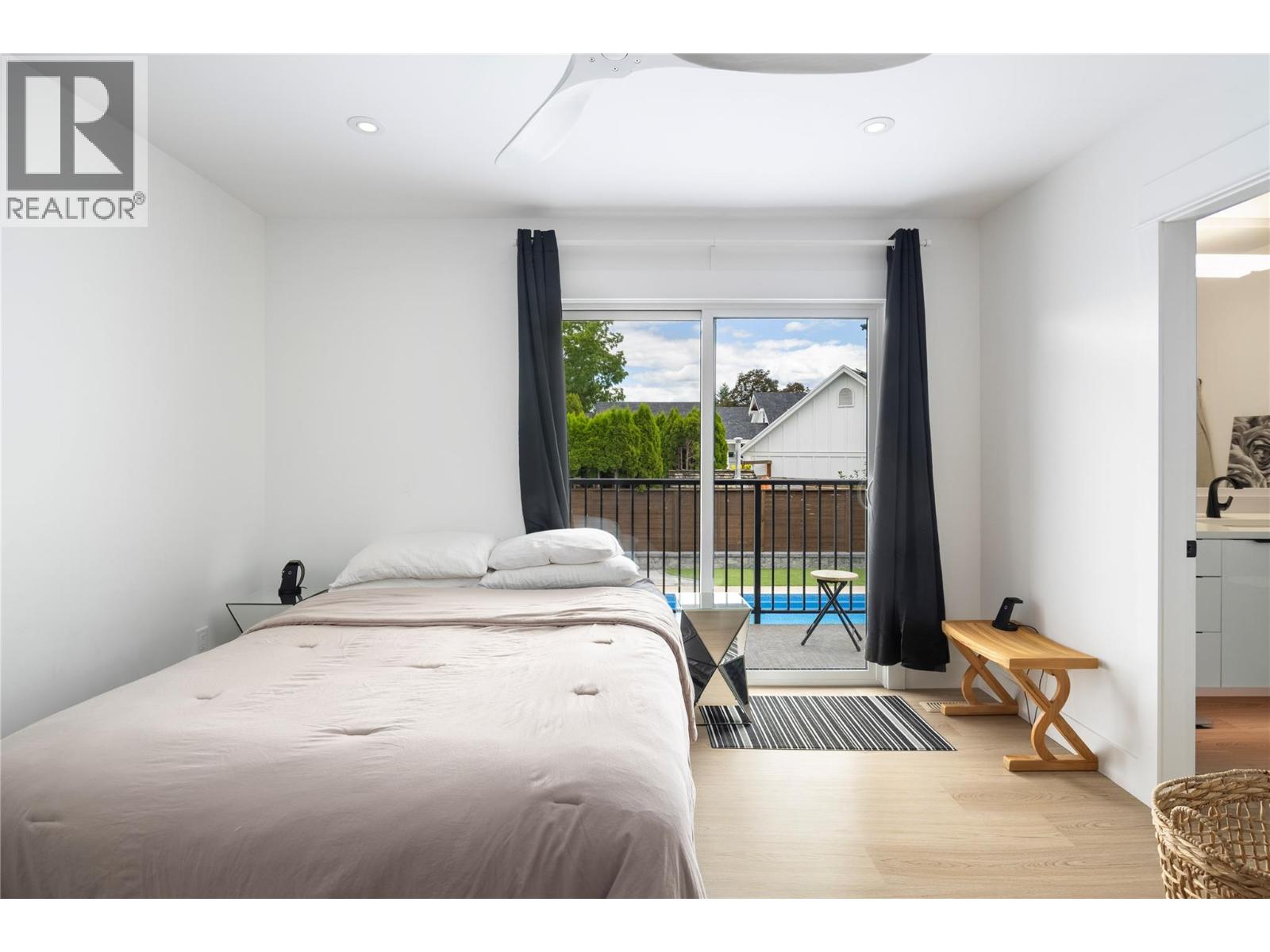 4265 Lakeshore Road