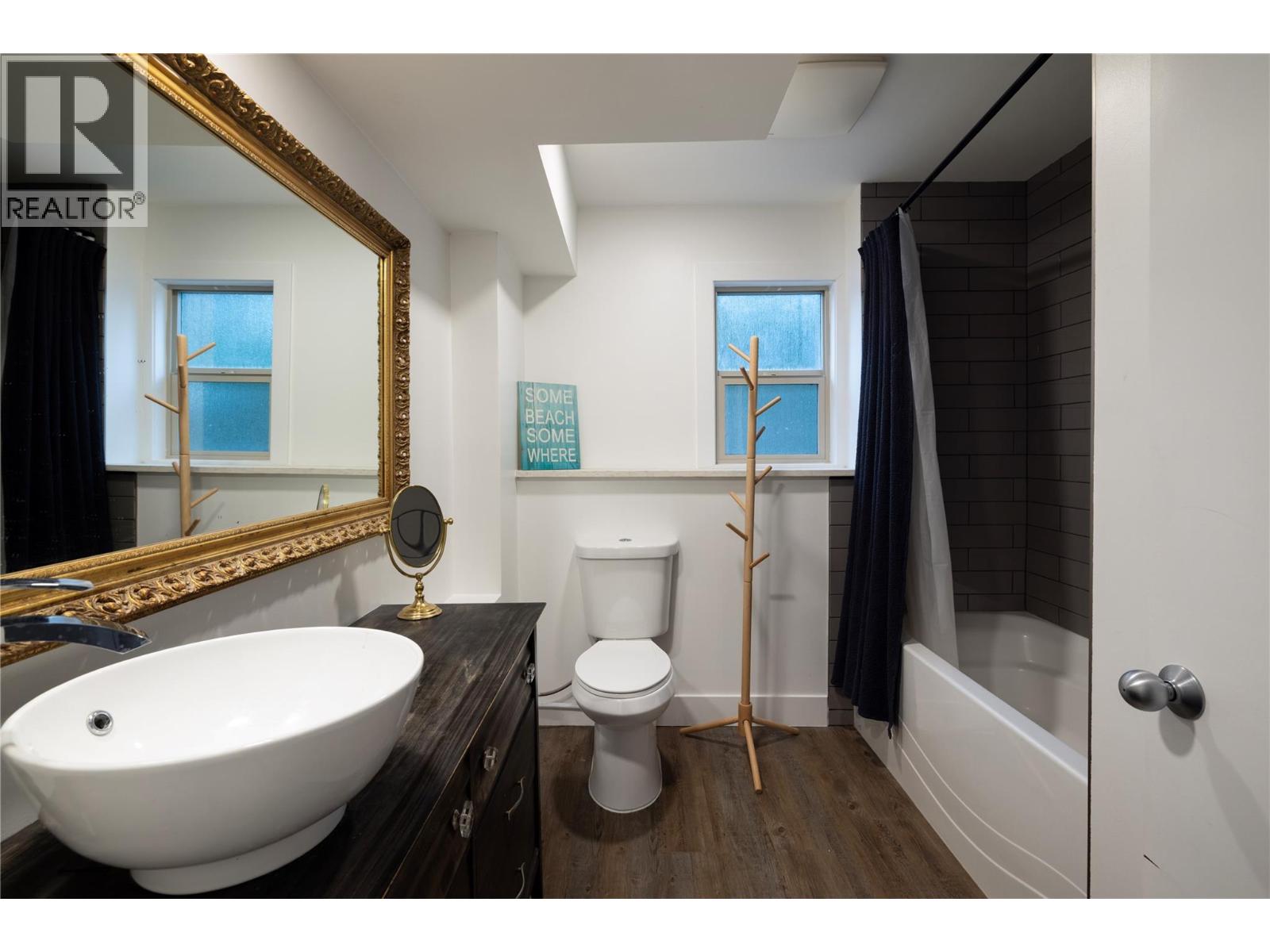 4265 Lakeshore Road