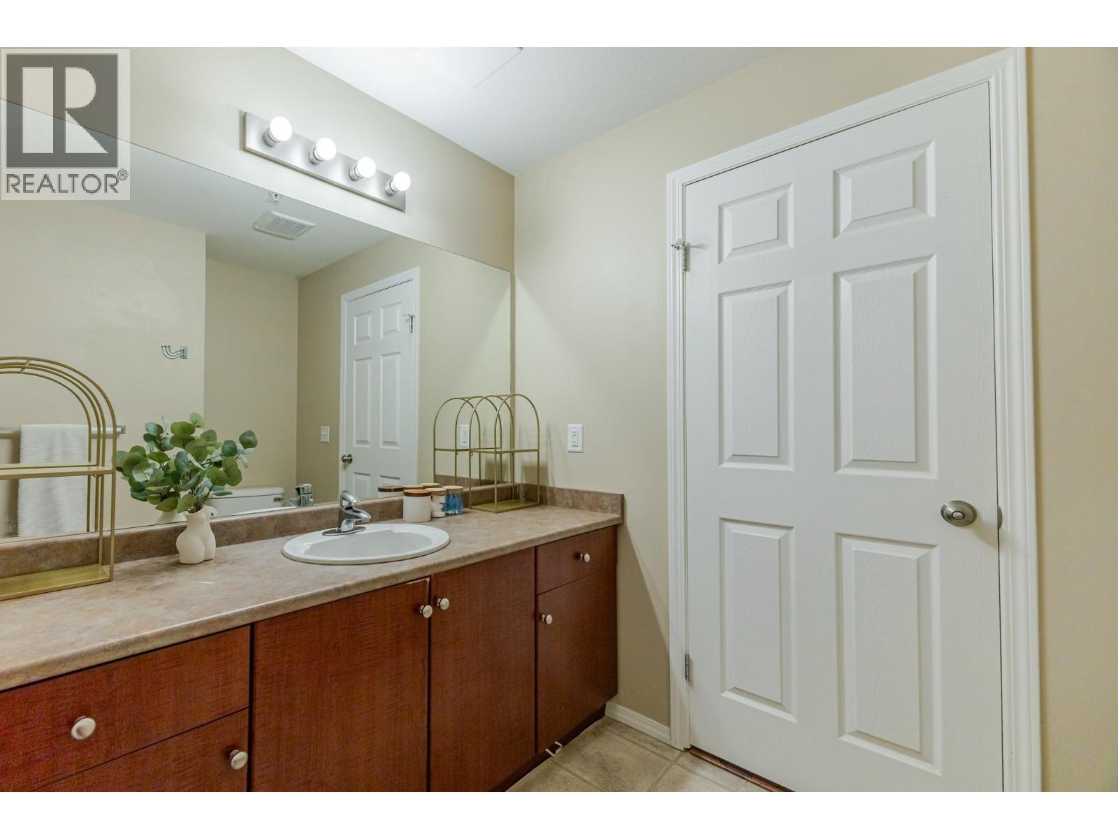 1875 Country Club Drive Unit# 1516