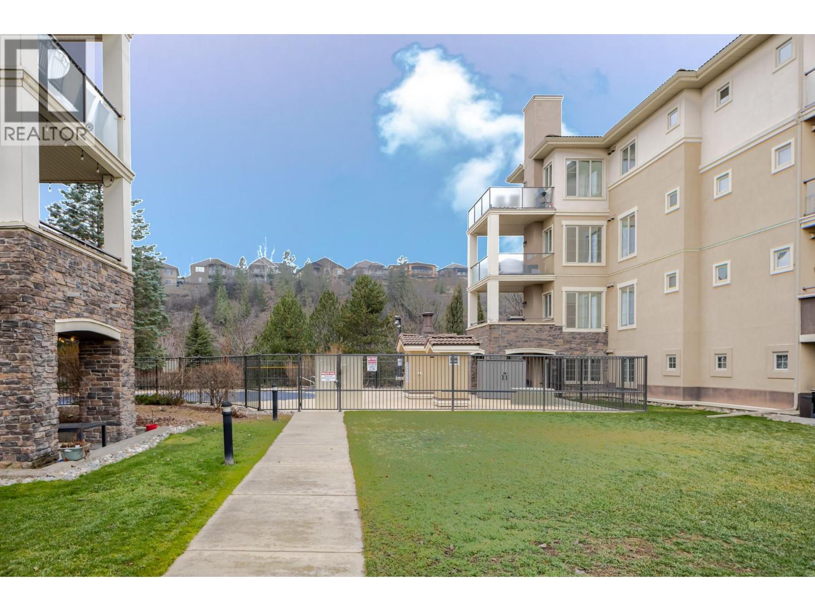 1875 Country Club Drive Unit# 1516