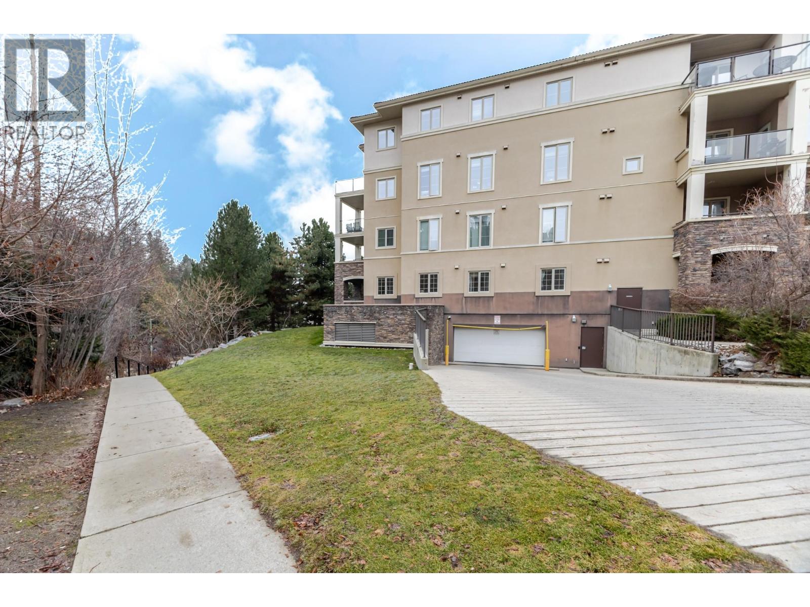 1875 Country Club Drive Unit# 1516