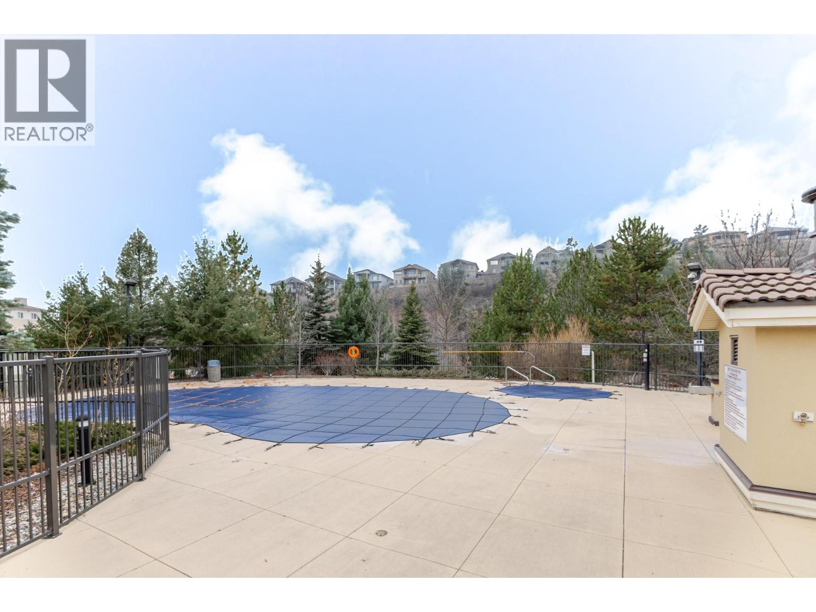 1875 Country Club Drive Unit# 1516