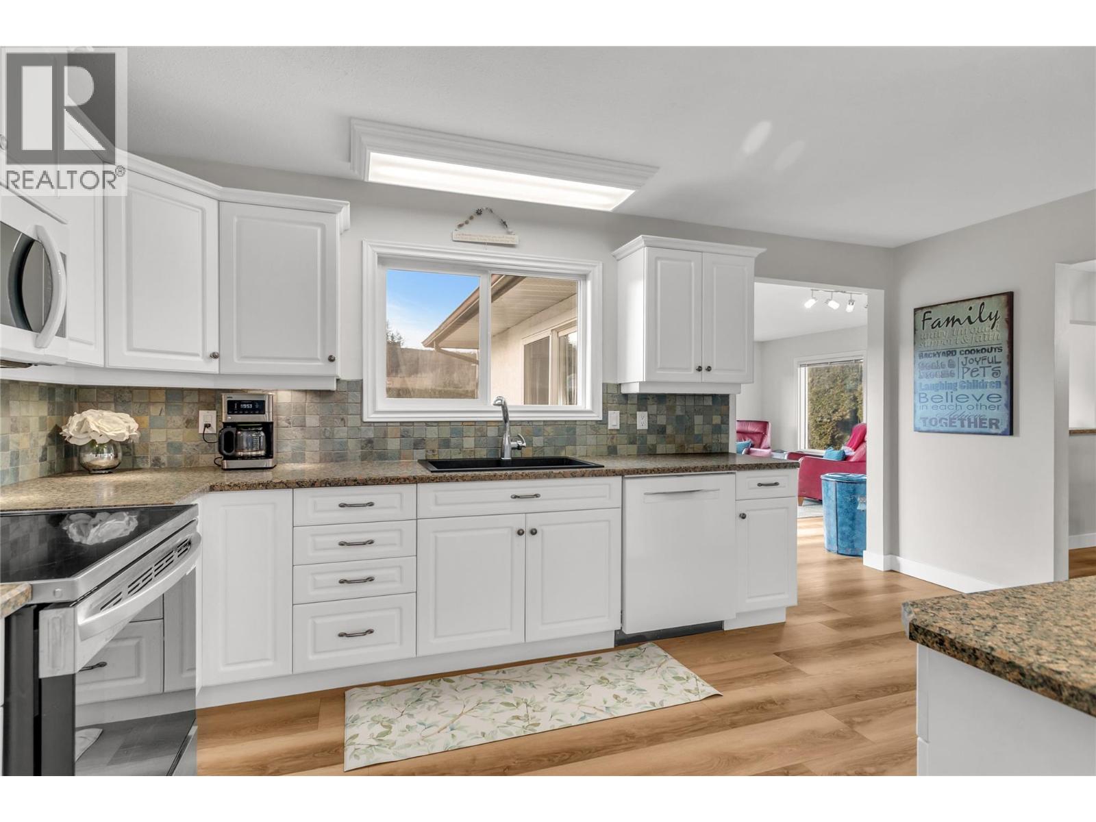 935 Hickory Road